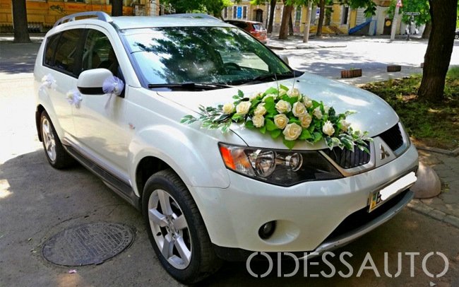 Аренда Mitsubishi Outlander XL на свадьбу Одесса